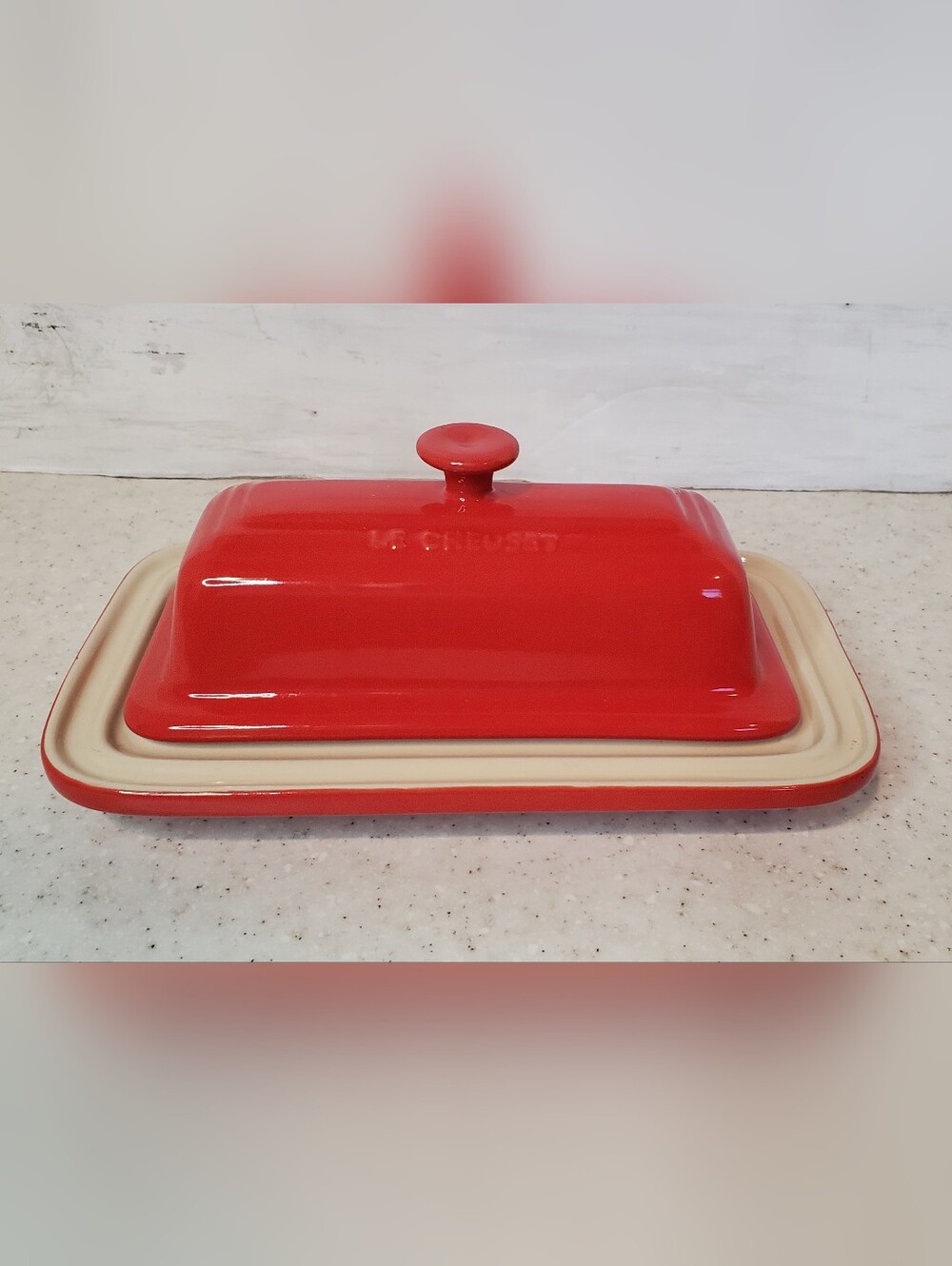 Le Creuset Cerise Red Stoneware Covered Butter Dish Heritage 7.5" x 4.5"